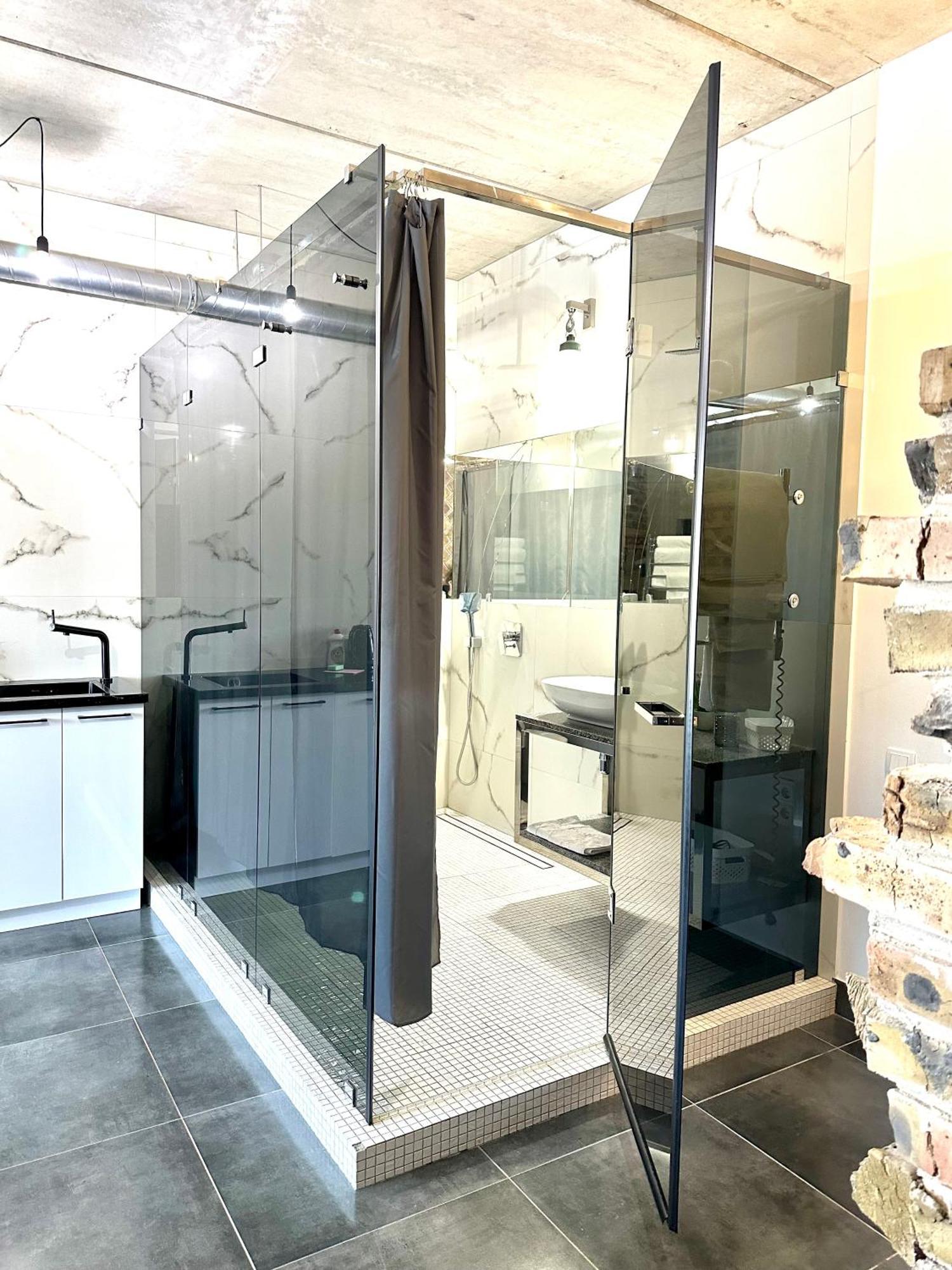 Comfortable Apartments With A Coffee Machine In The City Centre, Zlata Plaza 罗夫诺 外观 照片